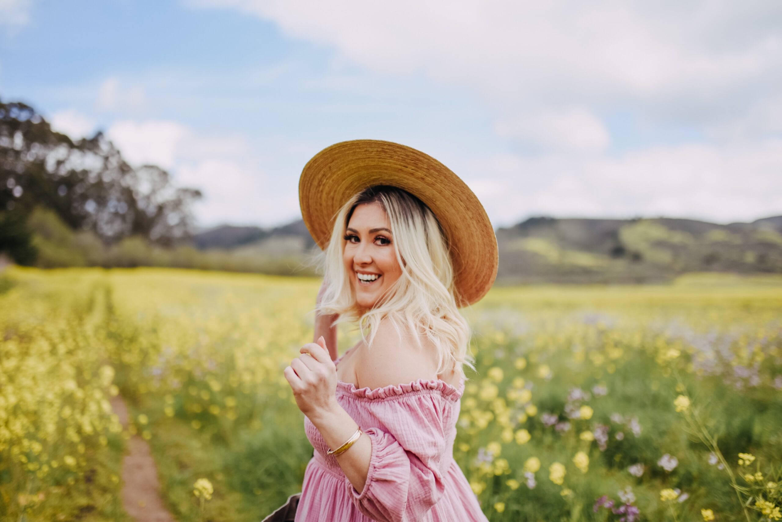 Nap Dress Review, How to Find the Half Moon Bay Superbloom, Superbloom Directions, half moon bay mustard flower field, KatWalkSF wearing a nap dress