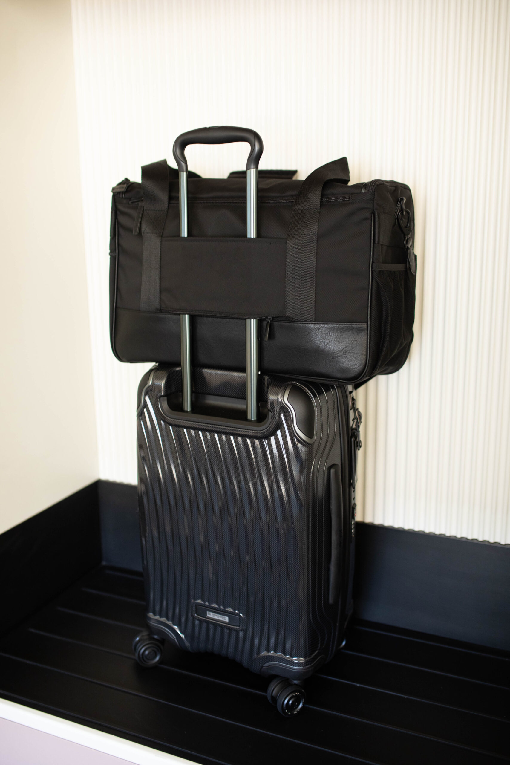 Béis Hanging Duffle Review, KatwalkSF, Luggage Review, Tumi luggage, Beis duffle